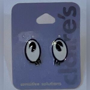Claire’s Google Eye Pierced Earrings